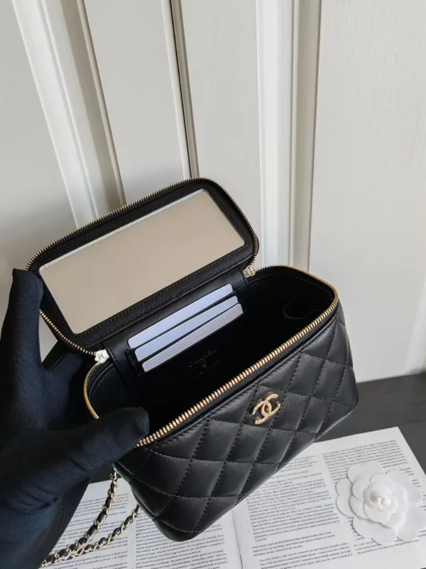 23K chain handle box cosmetic bag
