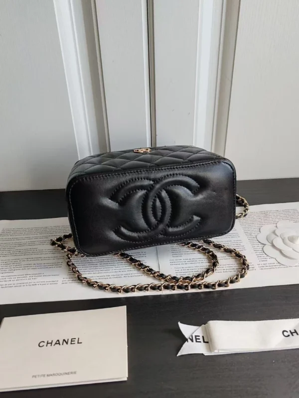 23K chain handle box cosmetic bag