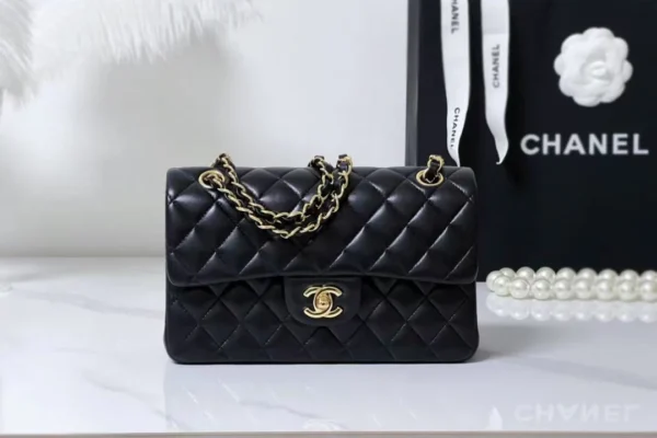 CF Classis Flap Leather Small Black Sheep Gold◾️