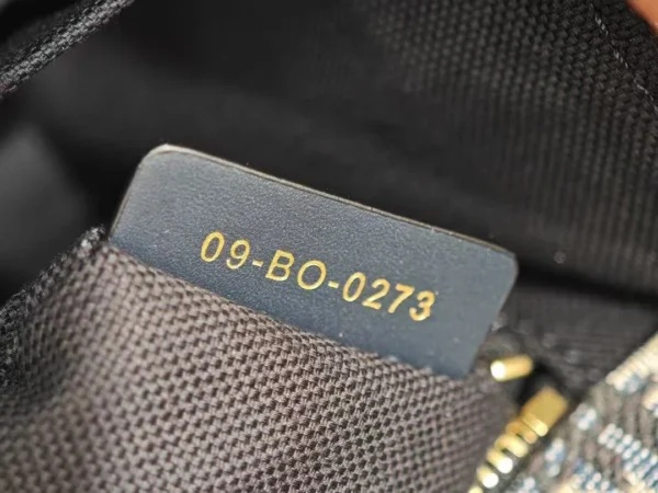 Exclusive 30 Montaigne Large Chain Bag