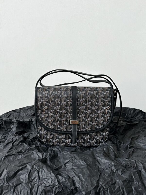 Goyard saddle messenger bag small