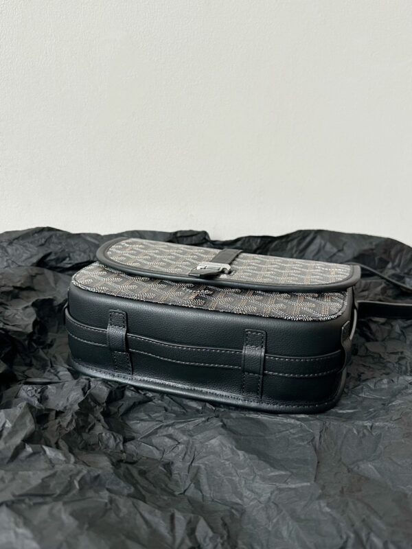 Goyard saddle messenger bag small
