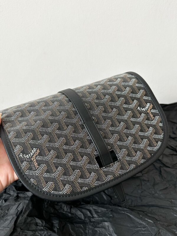 Goyard saddle messenger bag small