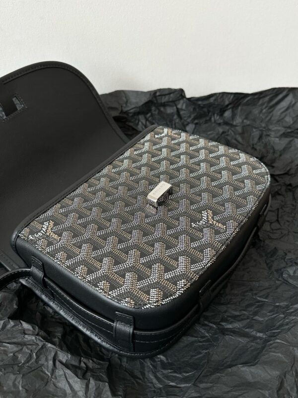 Goyard saddle messenger bag small