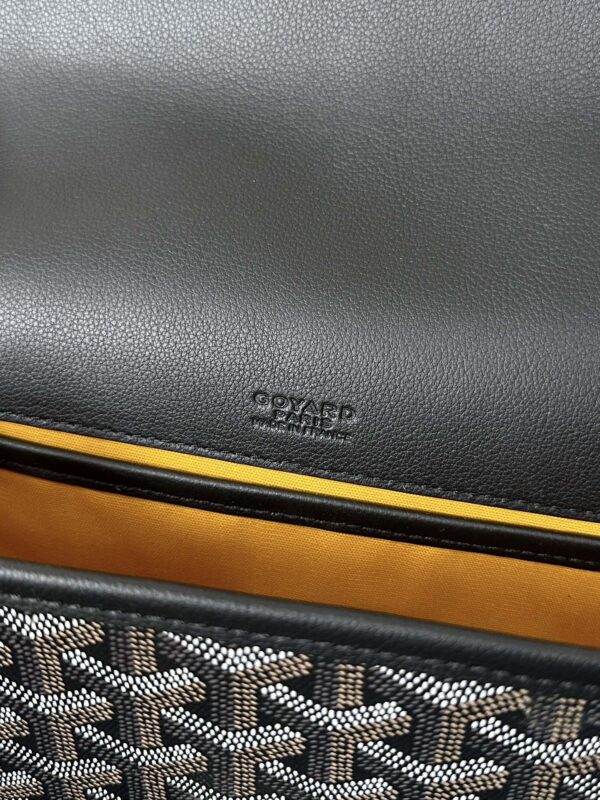 Goyard saddle messenger bag small