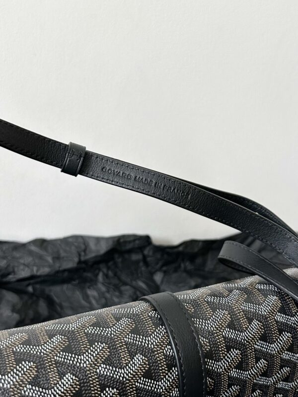 Goyard saddle messenger bag small