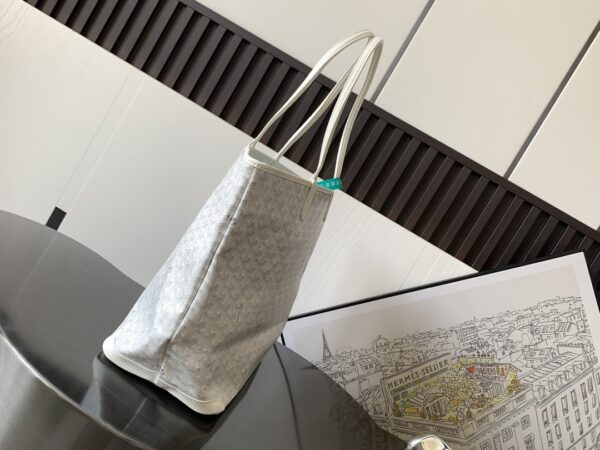Artois Large Zip Tote Saint Louis