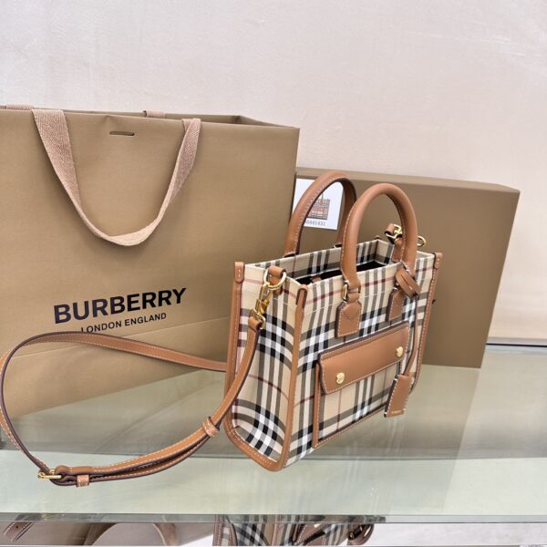 Burberry Mini Brown Check 💕Freyatote