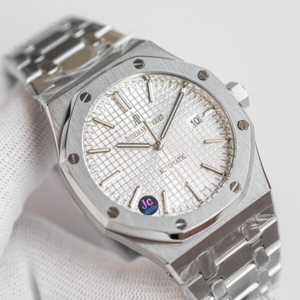 Audemars Piguet Royal Oak 15400 is the pinnacle!