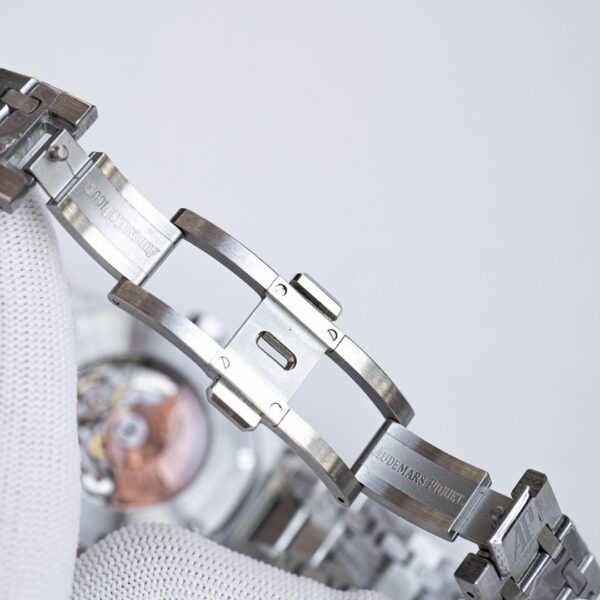 Audemars Piguet Royal Oak 15400 is the pinnacle!