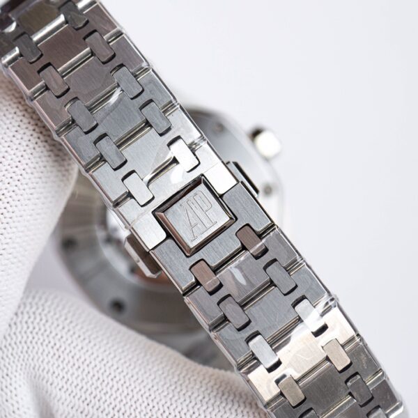Audemars Piguet Royal Oak 15400 is the pinnacle!