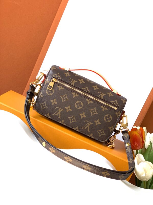 POCHETTE MÉTIS EAST WEST handbag】M46279
