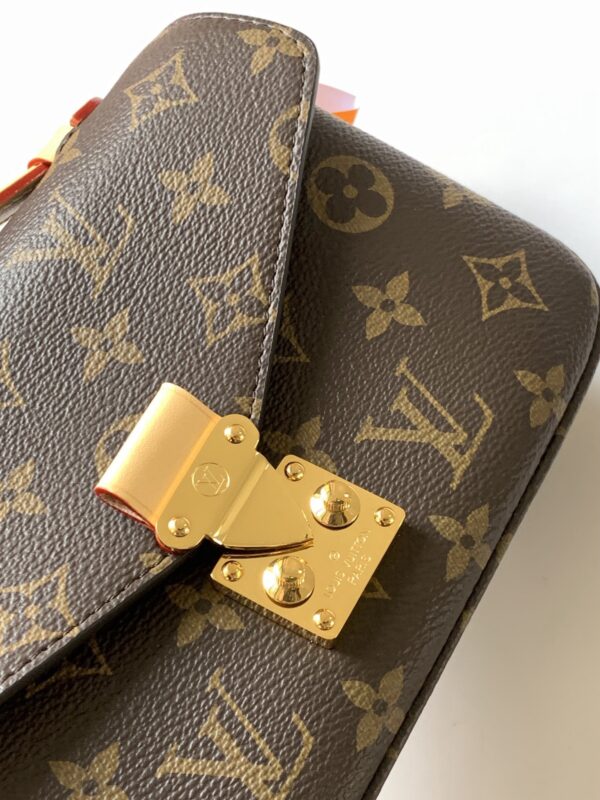 POCHETTE MÉTIS EAST WEST handbag】M46279
