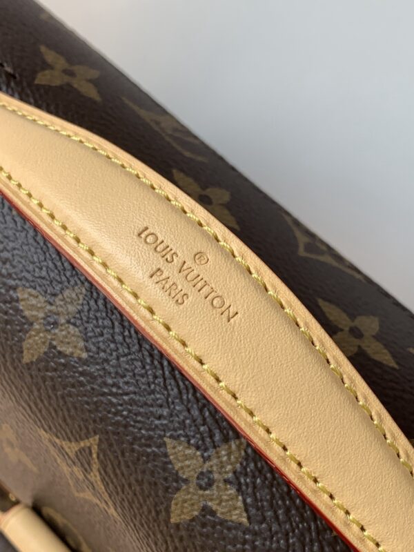 POCHETTE MÉTIS EAST WEST handbag】M46279