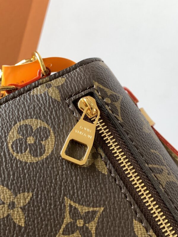 POCHETTE MÉTIS EAST WEST handbag】M46279