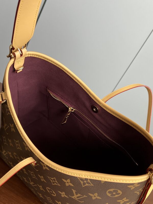 LV：M46203 Original leather CarryAll small handbag