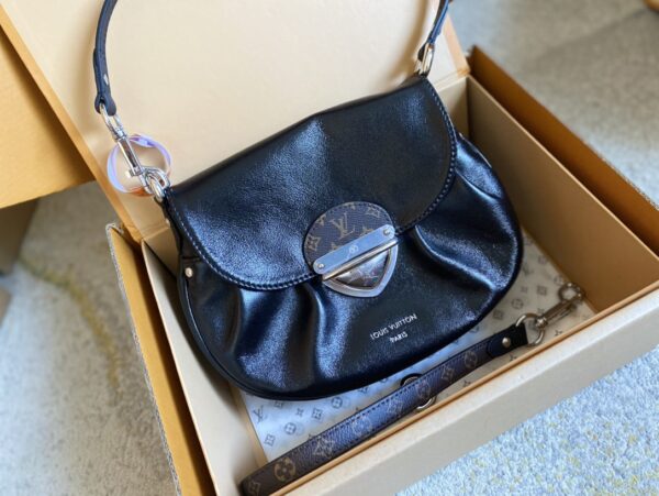 LV：M12192 SunsetVibe Bag