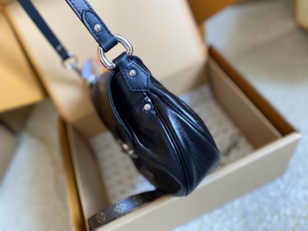 LV：M12192 SunsetVibe Bag