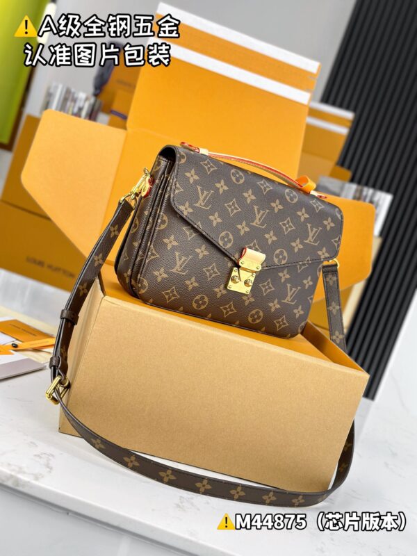 LV: CHETTE MÉTIS handbag M44875