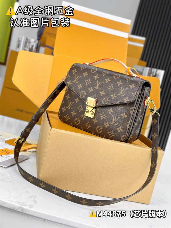 LV: CHETTE MÉTIS handbag M44875