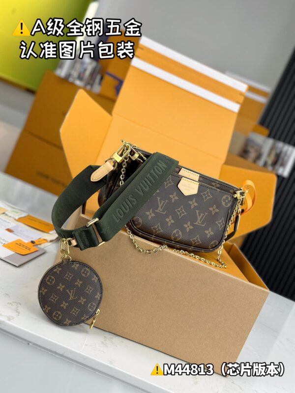 MULTI POCHETTE ACCESSOIRES handbag M44813