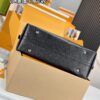 CARRYALL DARK Medium Handbag M25143