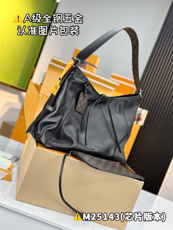 CARRYALL DARK Medium Handbag M25143