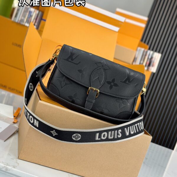 LV：DIANE handbag M46386