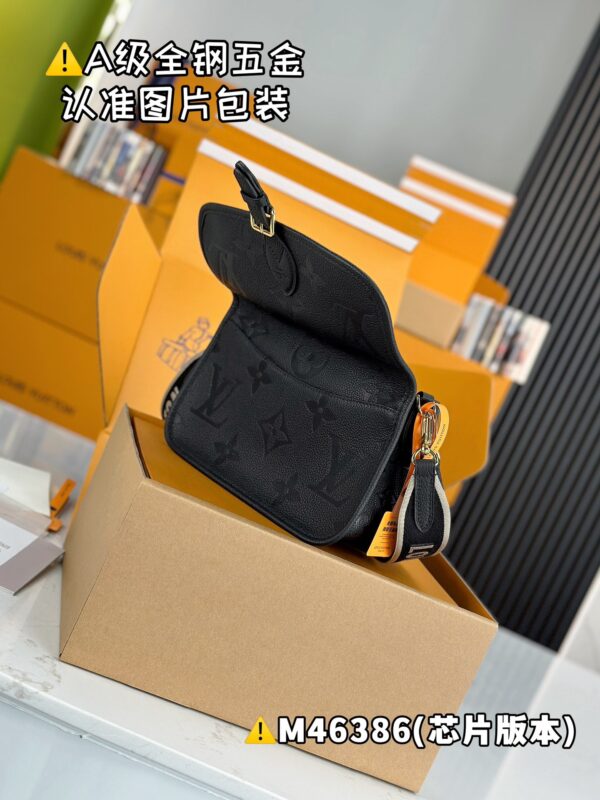 LV：DIANE handbag M46386