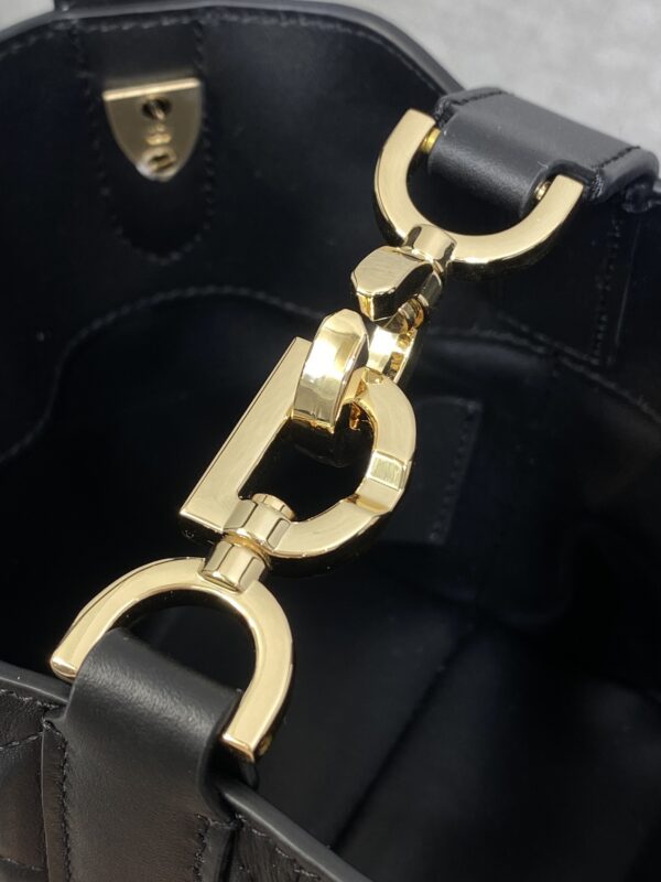 Dior Toujours vertical series mini