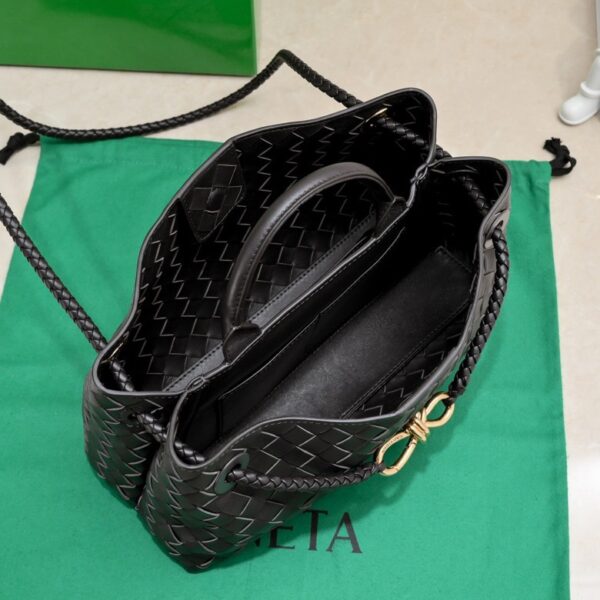 P900 #Bottega Veneta New horizontal Andiamo handbag