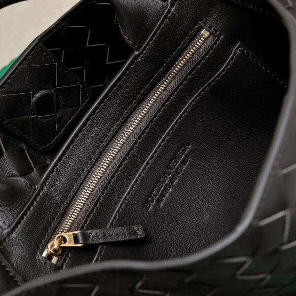 P900 #Bottega Veneta New horizontal Andiamo handbag