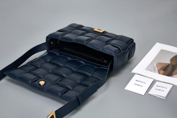 BV Cassette pillow bag