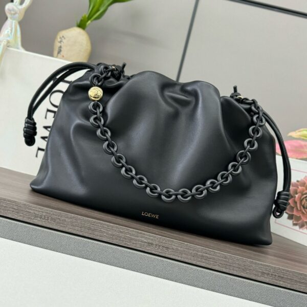 LO℮w℮ Large soft nappa leather Flamenco rse