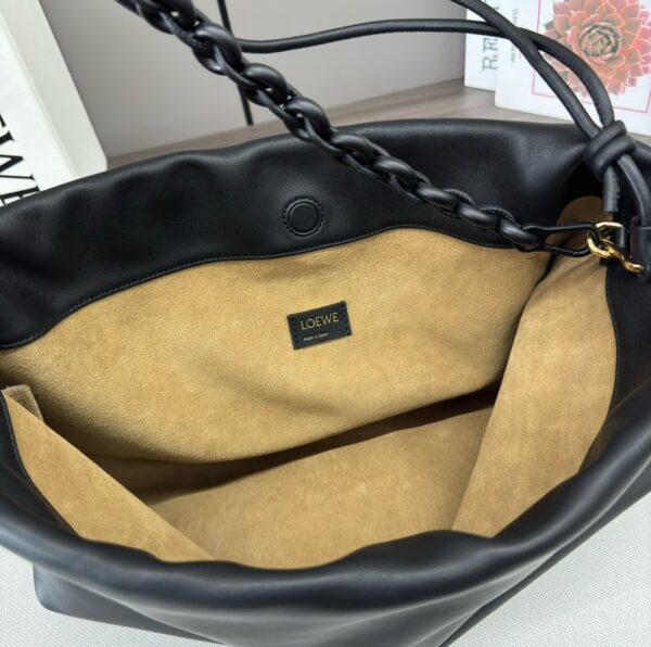 LO℮w℮ Large soft nappa leather Flamenco rse