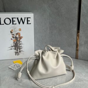 LO℮w℮ Large soft nappa leather Flamenco rse