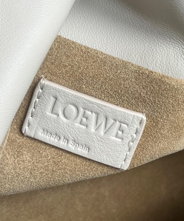 Loewe  Flamenco