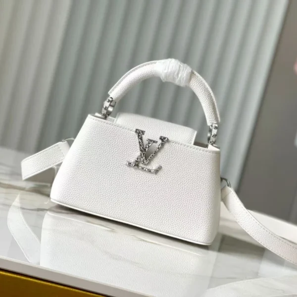 M24671 White Medium