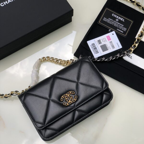 Chanel women's crossbody bag, shoulder bag, fortune bag