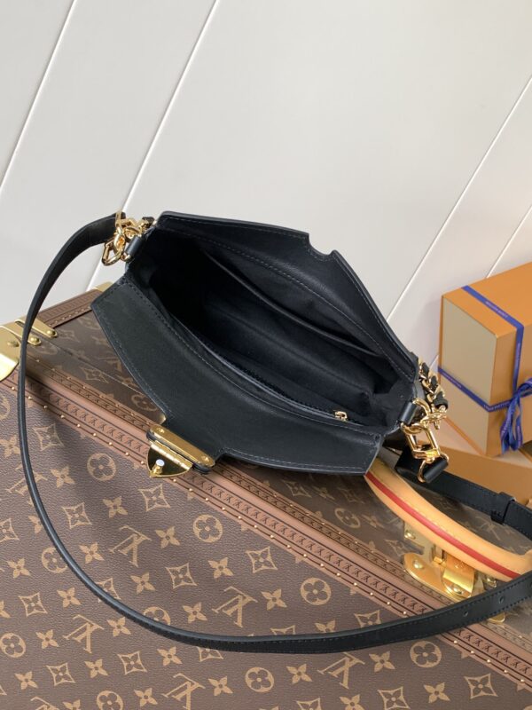 LV m46659
