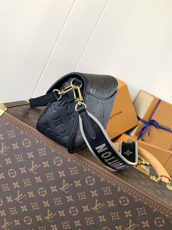 Lv m46386