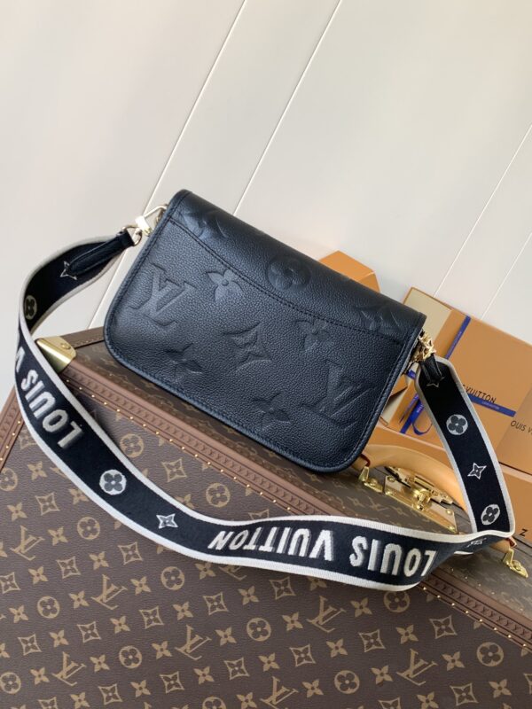 Lv m46386