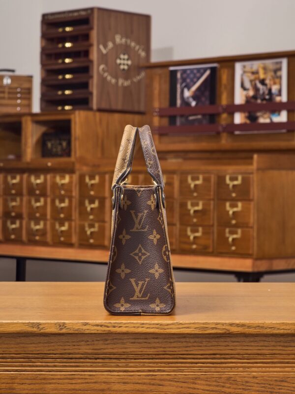 LV  m46839