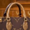 LV  m46839