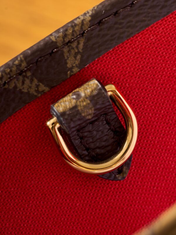 LV  m46839